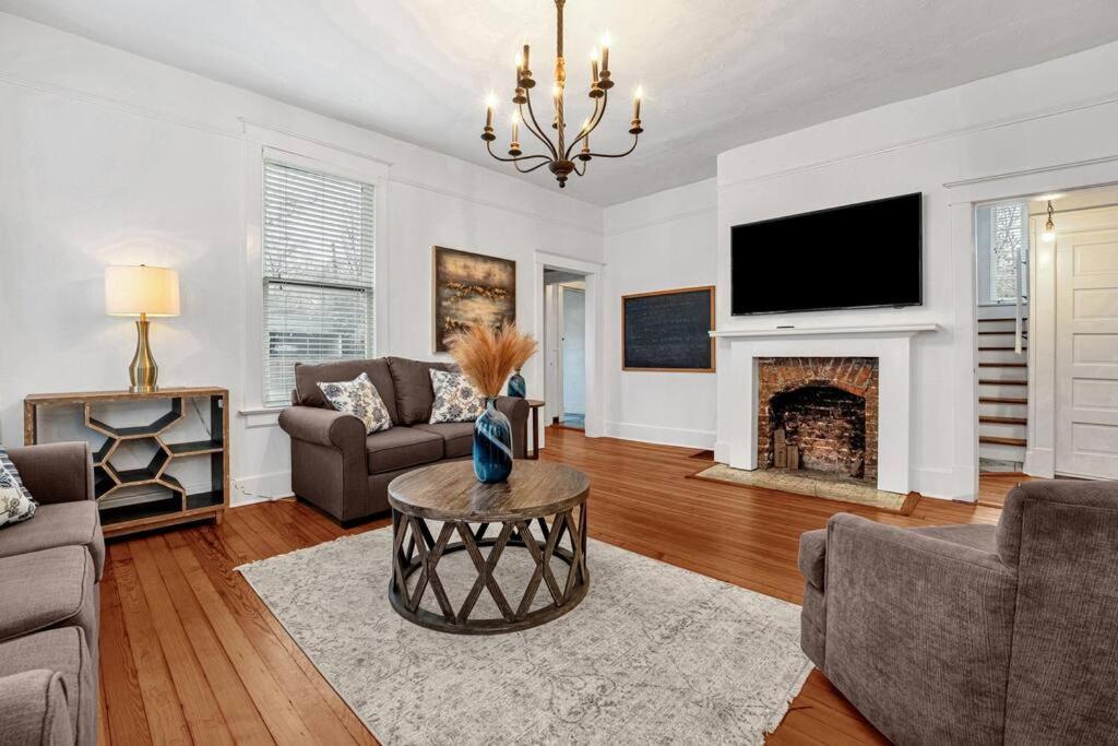 Exquisite Two-Story Home Located In Midtown Μέμφις Εξωτερικό φωτογραφία