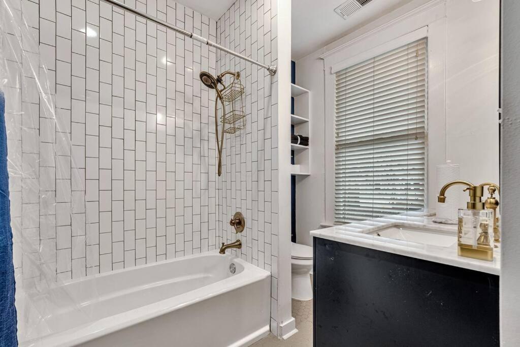 Exquisite Two-Story Home Located In Midtown Μέμφις Εξωτερικό φωτογραφία