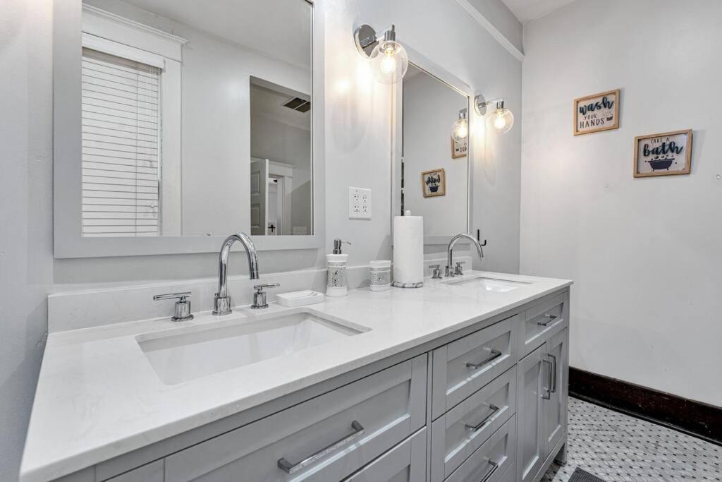 Exquisite Two-Story Home Located In Midtown Μέμφις Εξωτερικό φωτογραφία