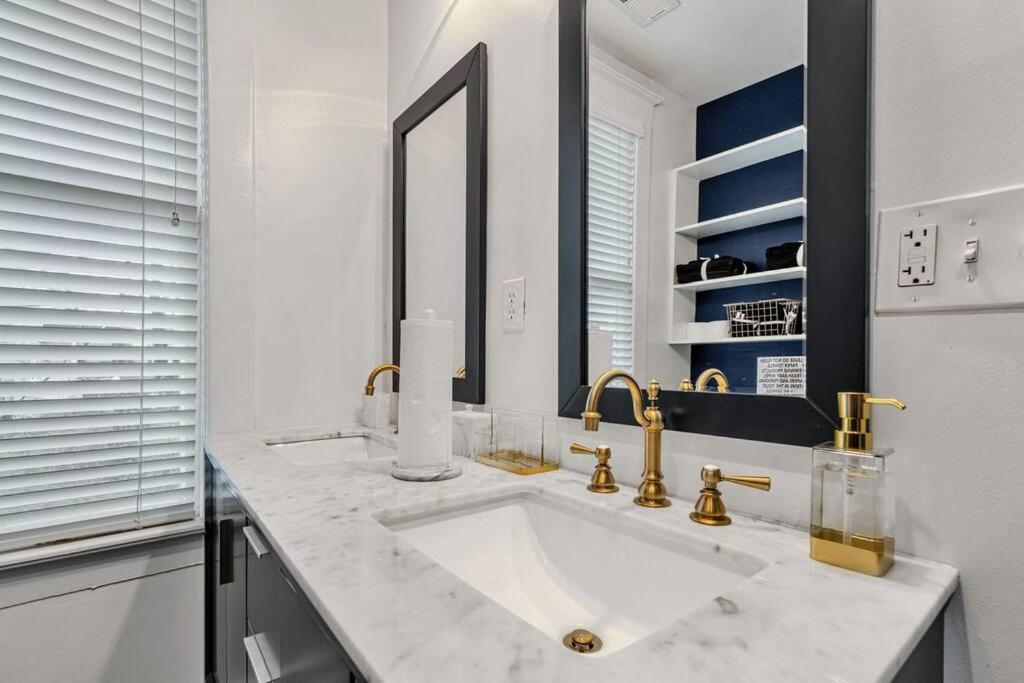 Exquisite Two-Story Home Located In Midtown Μέμφις Εξωτερικό φωτογραφία